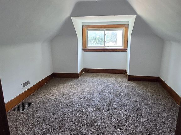 4th image of 4324 Grand Ave