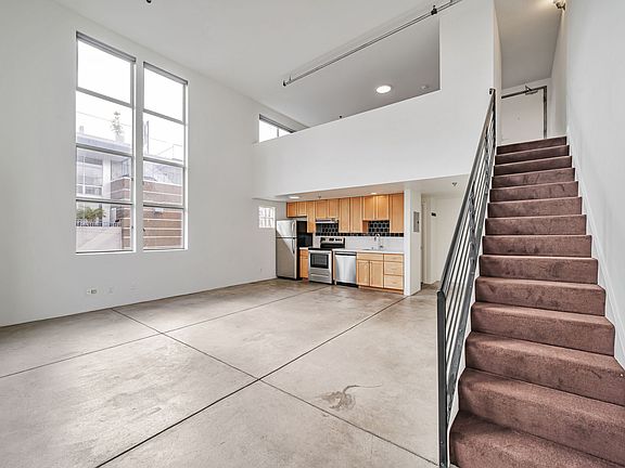 4th image of 8 Bernice St Unit 201