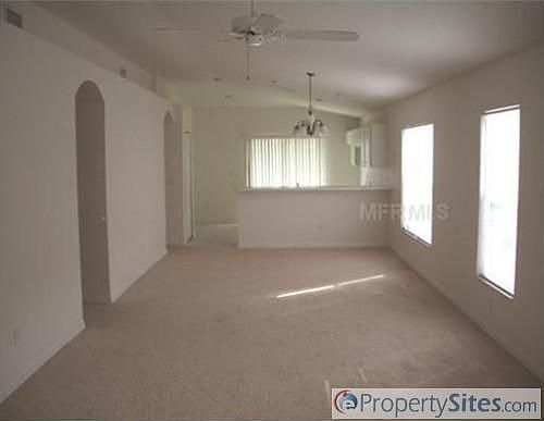 4th image of 7915 Carriage Pointe Dr