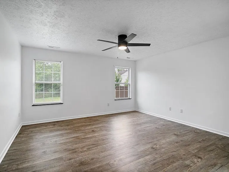 1429 Softwind Dr — Photo 14