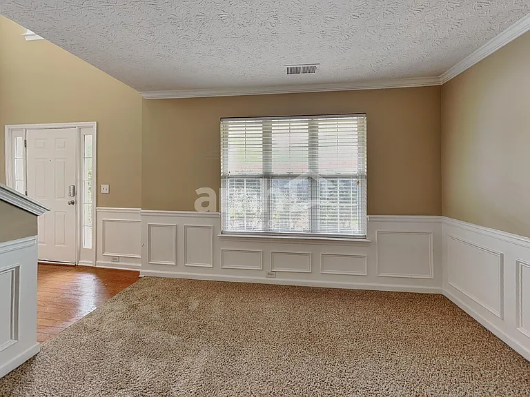 253 Woodcreek Way — Photo 9