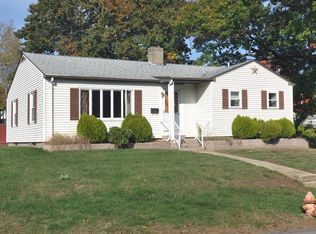 69 Ridge St, Woonsocket, RI 02895