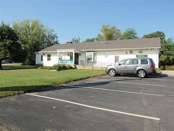 3rd image of 240 Dolson Ave