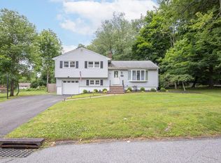 83 Pine Tree Ln, Tappan, NY 10983