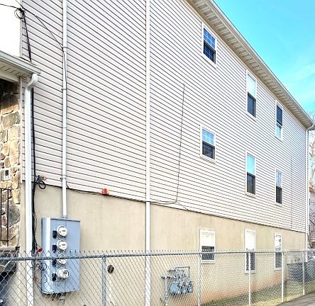 4th image of 133-135 S 9th St