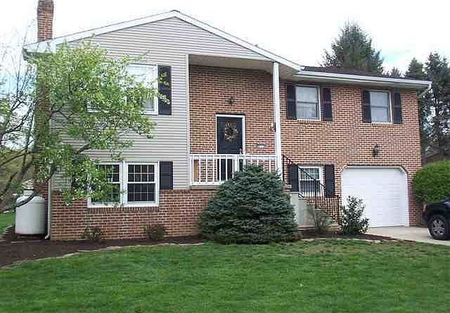 Home for Sale in Mechanicsburg, PA $209,900