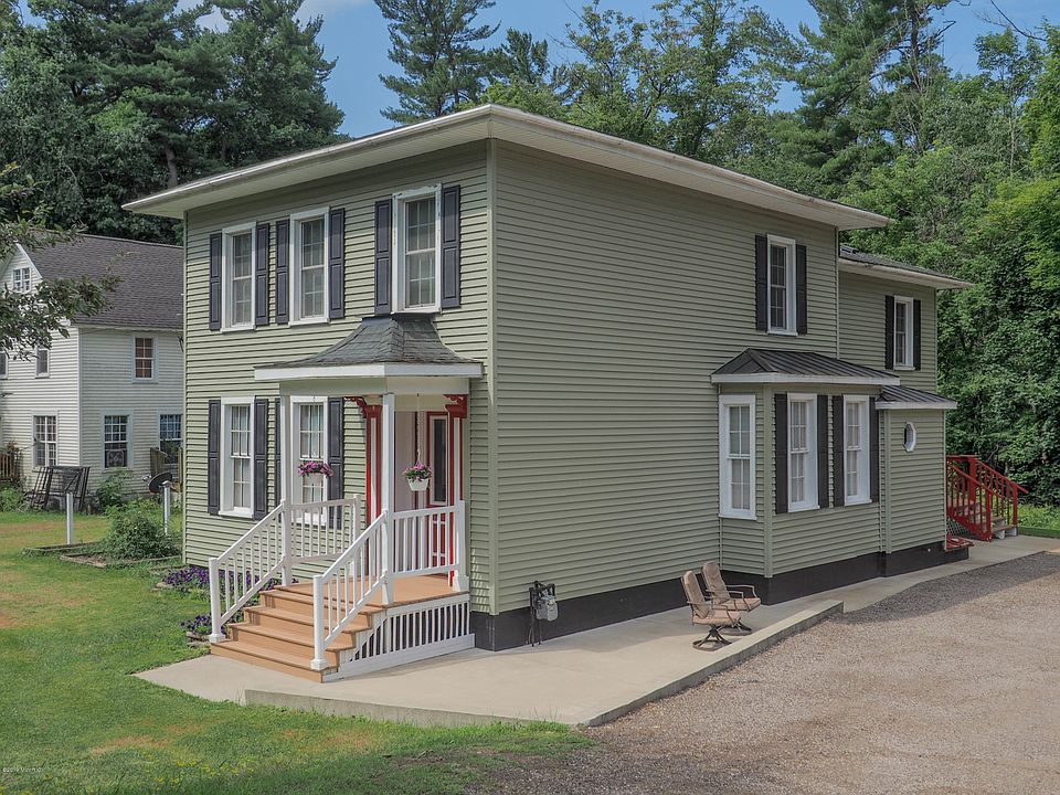 254 Linn St-100