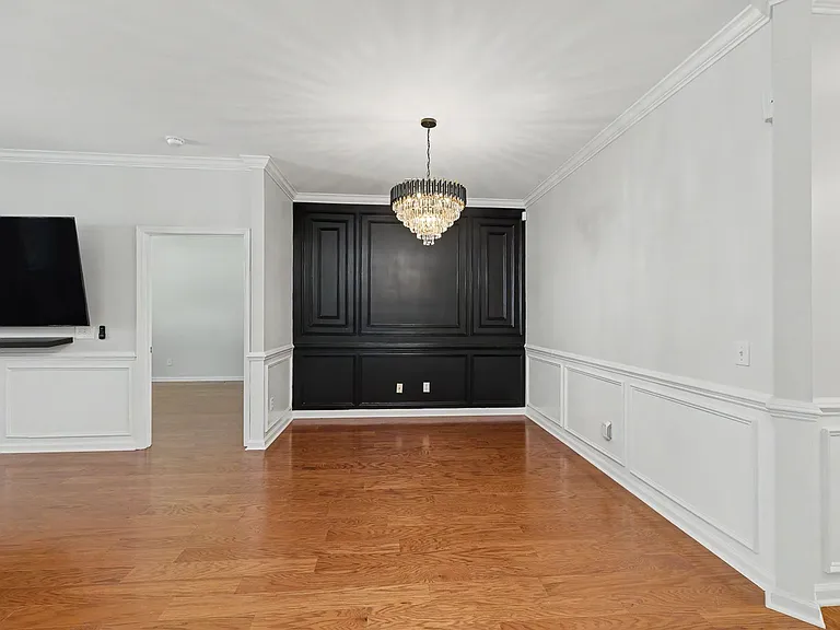 247 Clayburne Dr — Photo 5