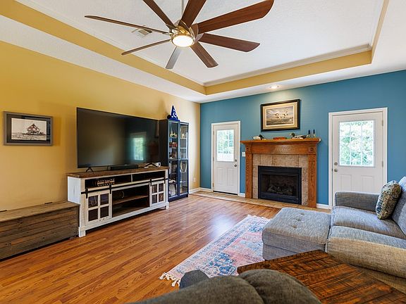 5th image of 223 Harlee Ln