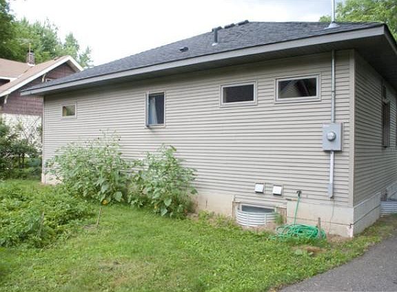 3rd image of 1231 Dale St N
