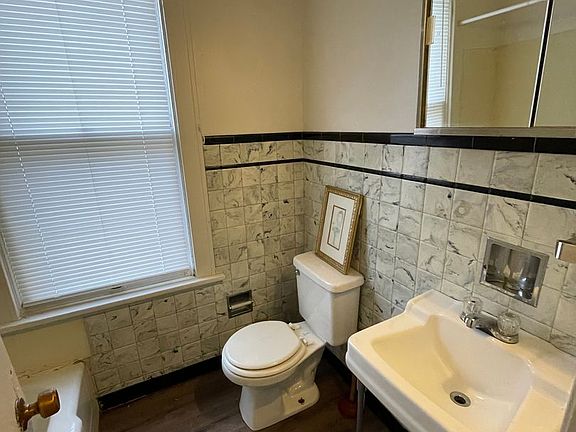 5th image of 506 S 7th St APT 5