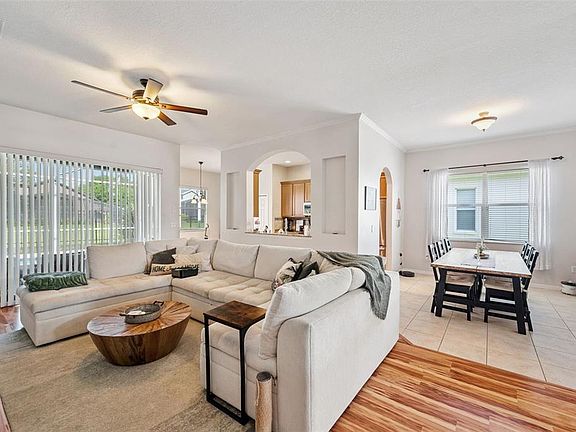 5th image of 4641 Rolling Green Dr