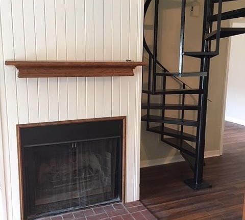 2nd image of 200 Woodgreen Dr APT 14