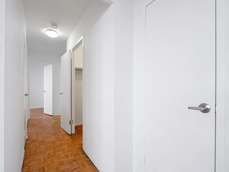250 Frederick St — Photo 18