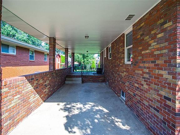4th image of 4303 10th Ave