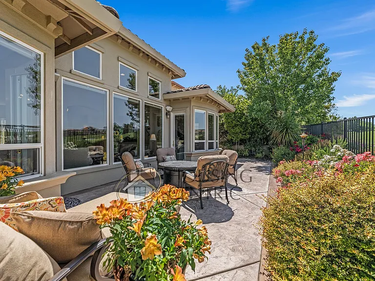 4005 Royal Troon Dr — Photo 53