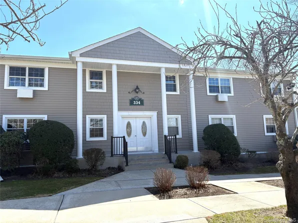334 lakeland Avenue #4A, Sayville, NY 11782