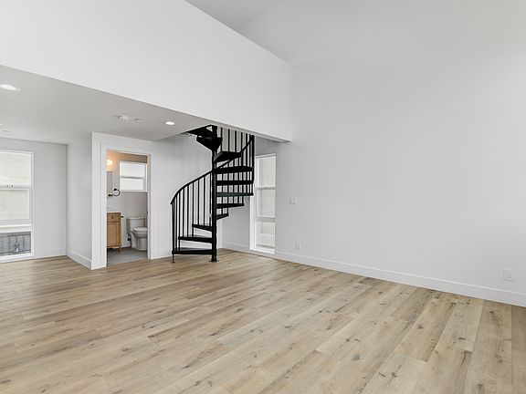 3rd image of 3008 Suncrest Dr #C