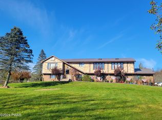 191 Mohn Rd, Beach Lake, PA 18405