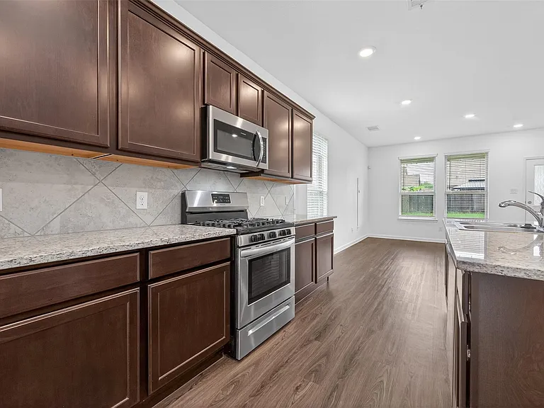 16108 Dockside St — Photo 12
