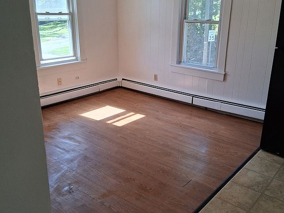 3rd image of 148 Main St APT 3