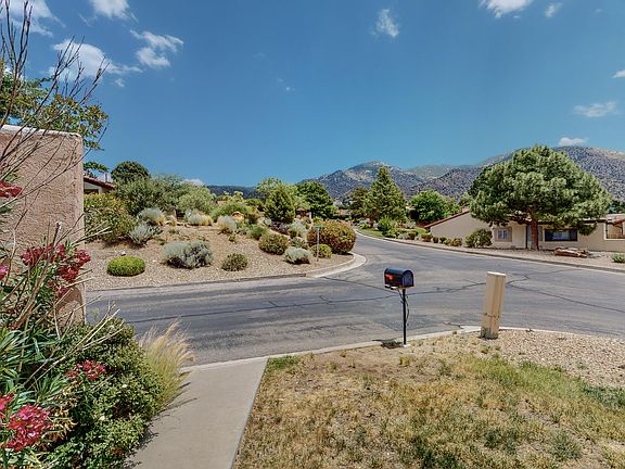 2nd image of 4437 Kellia Ln NE
