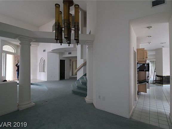 3rd image of 8124 Lake Hills Dr