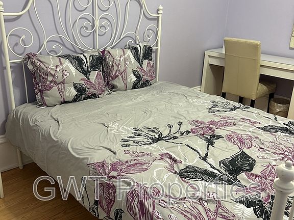 4th image of 319 Ivy St #413