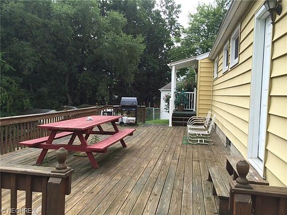 3rd image of 563 Mona Ln