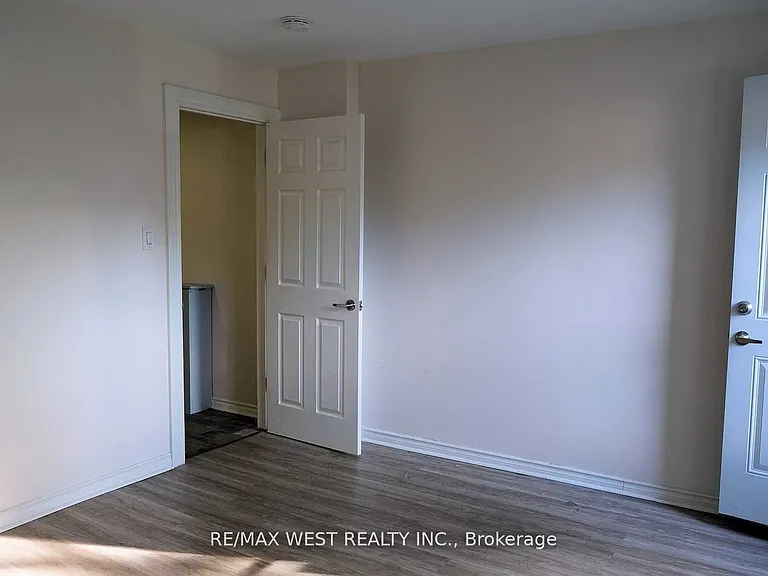 4992 B Dundas St W #2 — Photo 6