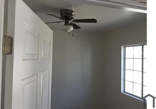 2 bed, 721 sqft, $3,052 — Photo 3