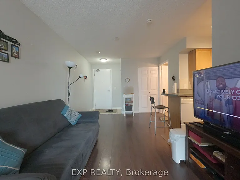 17 Barberry Pl #1803 — Photo 5