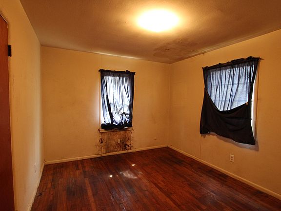 5th image of 1302 N Erie Ave