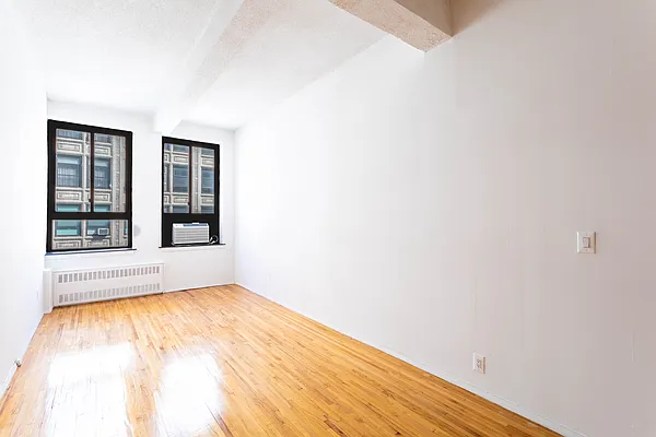 Rented by Bond New York | media 25