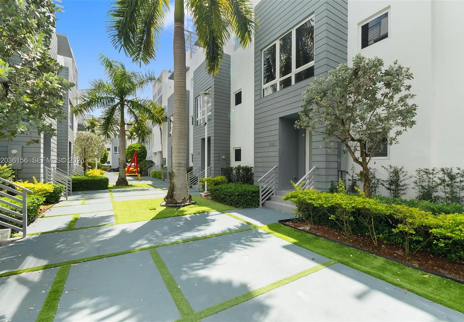 Contempo Townhomes — Photo 3
