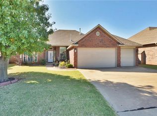 309 N Geronimo Way, Mustang, OK 73064