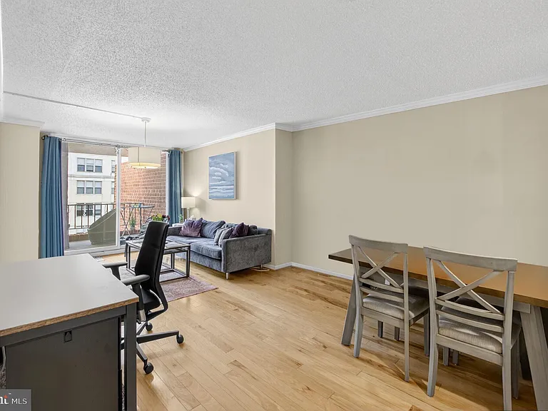 1230 23rd St NW #707 — Photo 2