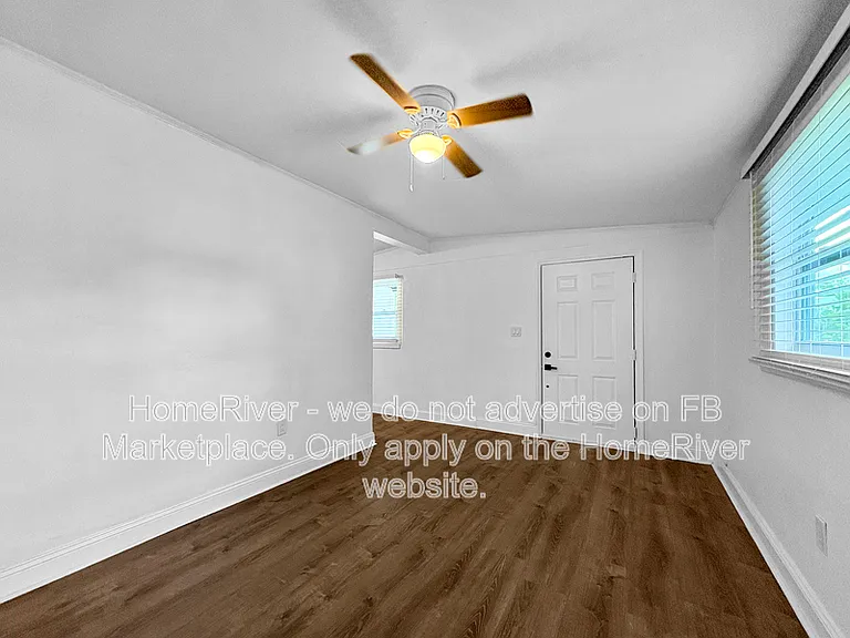 1942 Brookview Dr S — Photo 7