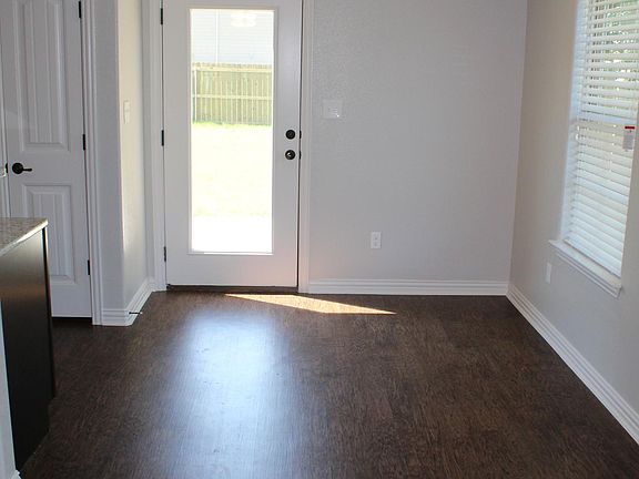4th image of 206 W Lake St #206