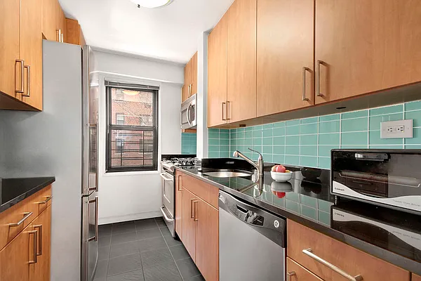 Sold by Corcoran | media 3