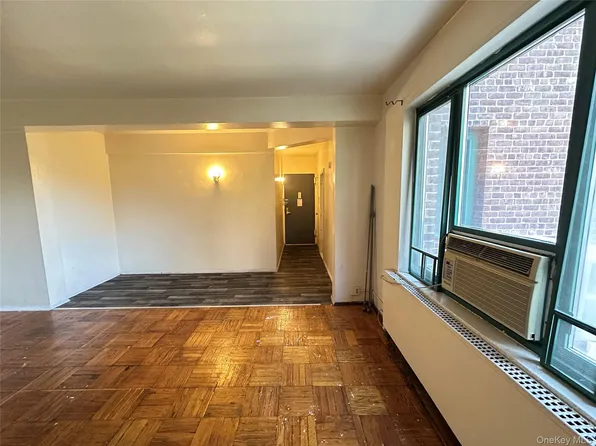 1579 Metropolitan Avenue #6H, Bronx, NY 10462
