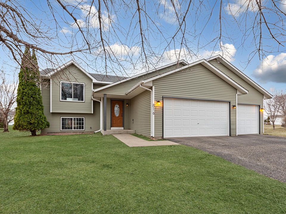 1st image of 816 Orchard Cir