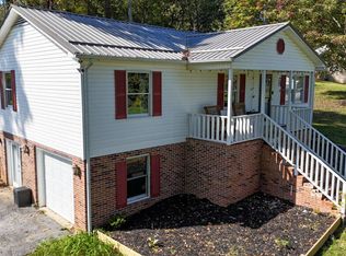 298 Fox Fire Rd, Max Meadows, VA 24360