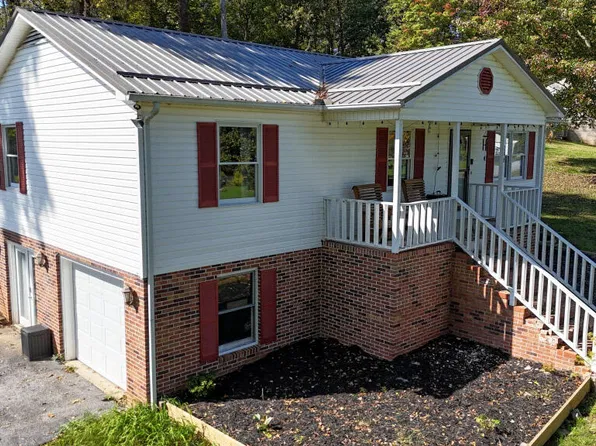 298 Fox Fire Rd, Max Meadows, VA 24360