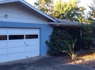 1401 NE Grable Dr, Grants Pass, OR 97526
