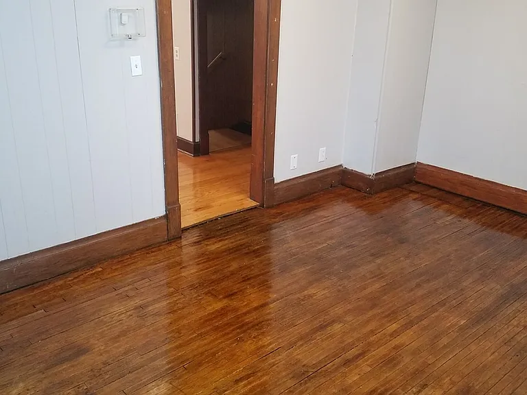 1002 Burr — Photo 12