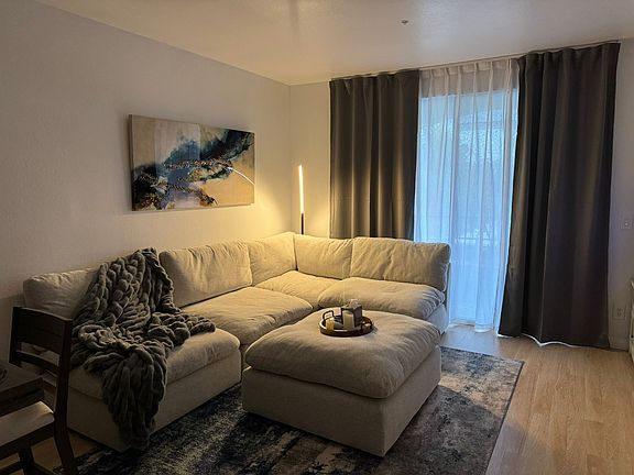 3rd image of 555 Maine Ave #4