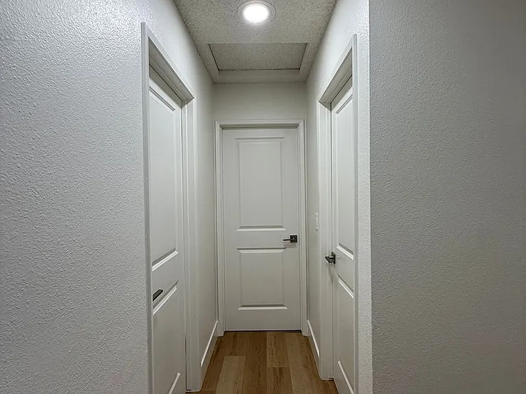 1120 Village Dr — Photo 36