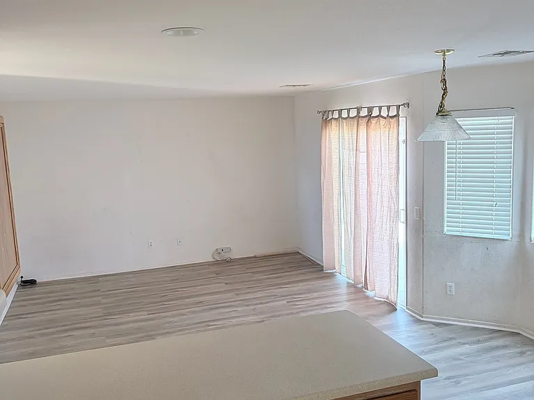 14243 Palm Ct — Photo 21