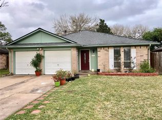 15127 McConn St, Webster, TX 77598